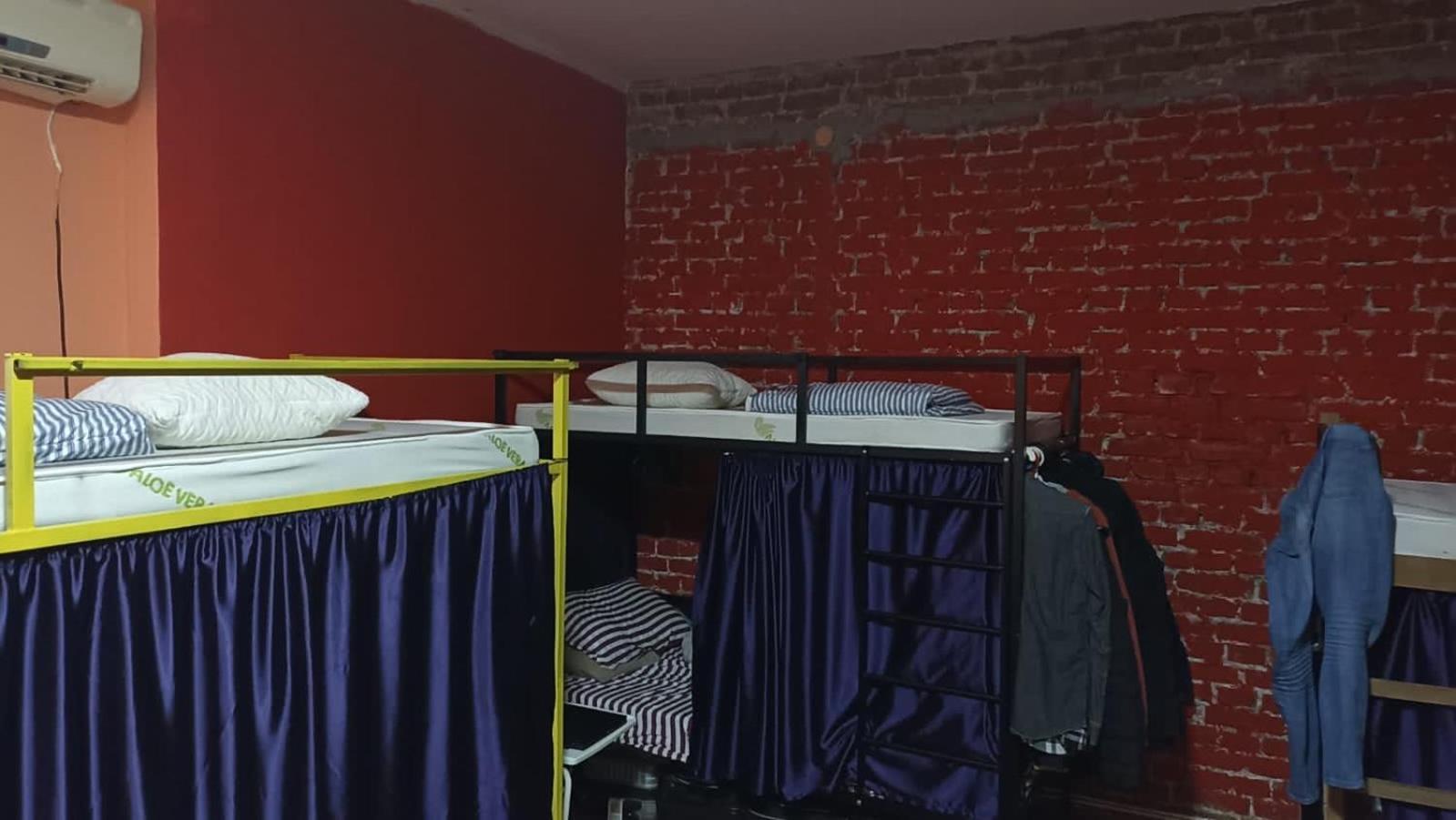 Newborn Center Hostel All Day Free Coffee พริสตีนา ภายนอก รูปภาพ
