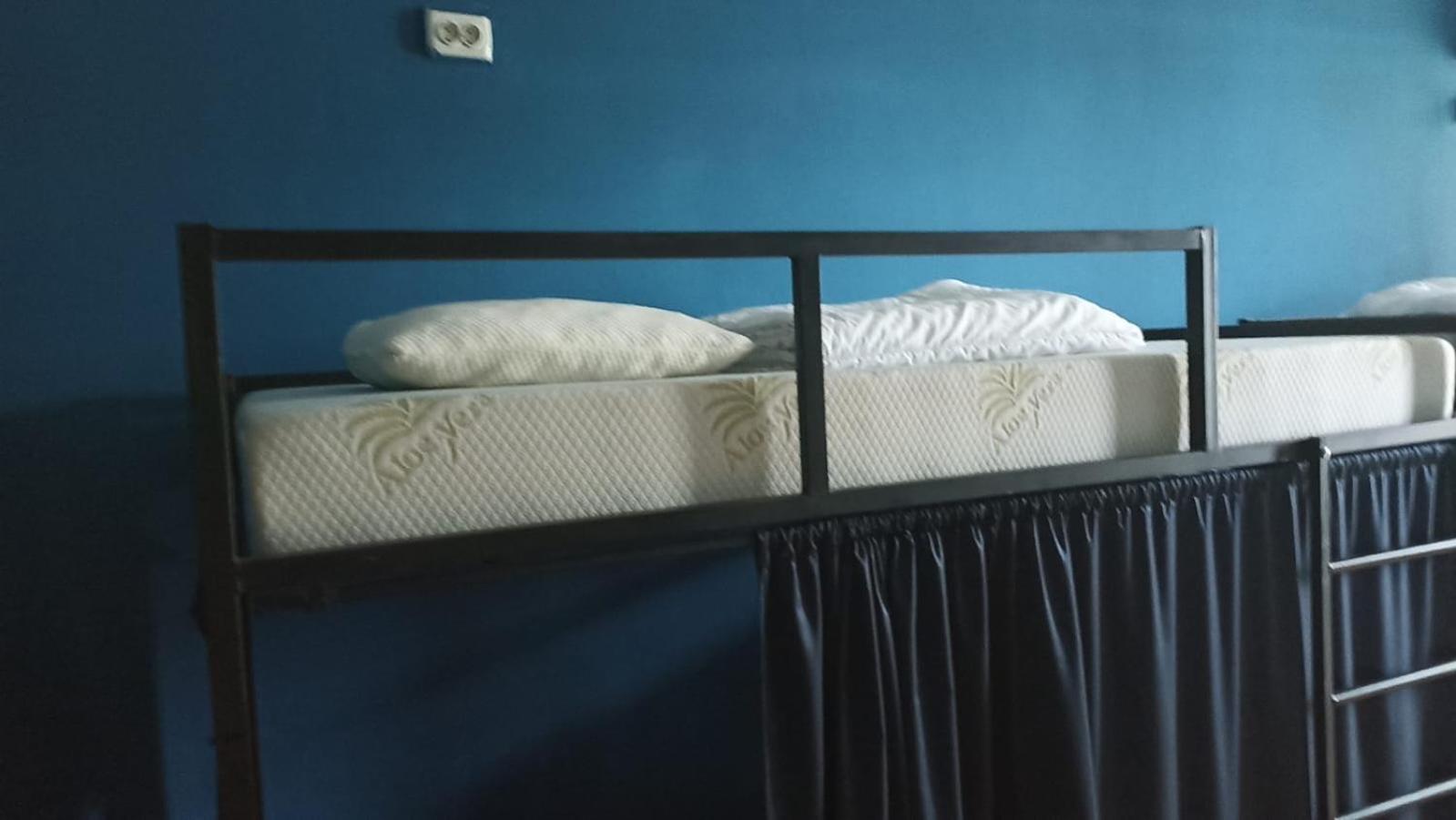 Newborn Center Hostel All Day Free Coffee พริสตีนา ภายนอก รูปภาพ