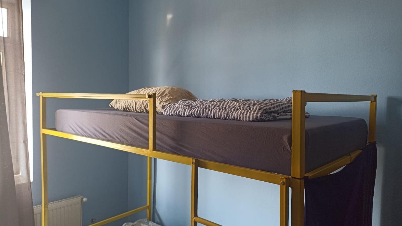 Newborn Center Hostel All Day Free Coffee พริสตีนา ภายนอก รูปภาพ